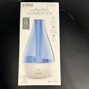 Pure Enrichment Blue and White Humidifier